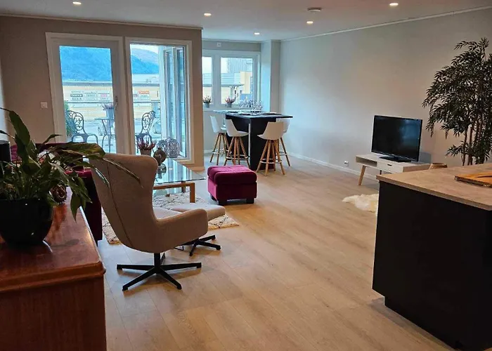 Toppleiligheit - Eidsgata 49 Nordfjordeid