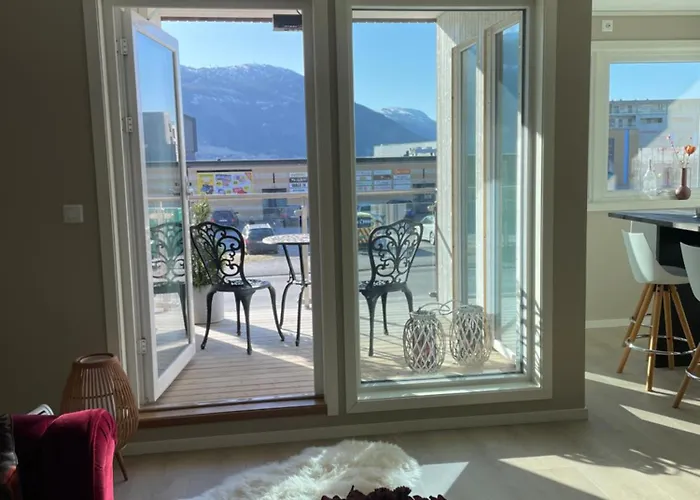 Daire Toppleiligheit - Eidsgata 49 Nordfjordeid